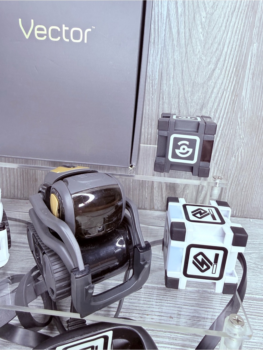 2 vendor robot toys chargers , box and accessories toys - Picture 3 of 8
